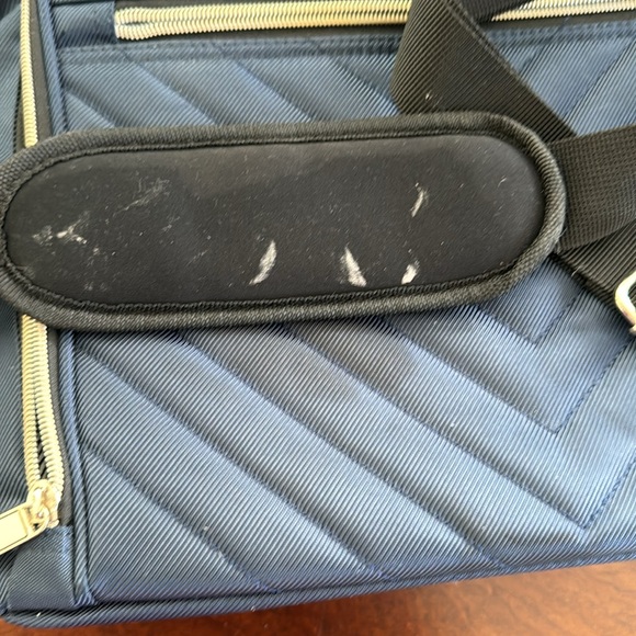 Kenneth Cole Reaction Laptop & Business Tote - Picture 6 of 6